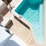 Triotissa Local Living Residences Apartament