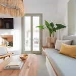 Apartament Triotissa Local Living Residences