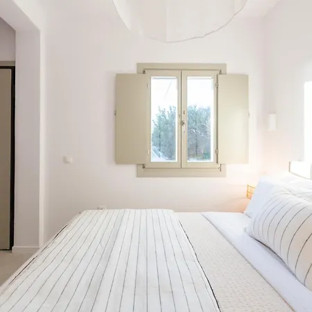 Triotissa Local Living Residences ドリオス