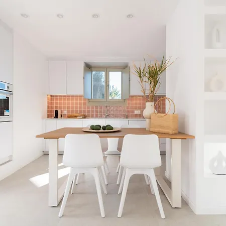 アパート Triotissa Local Living Residences
